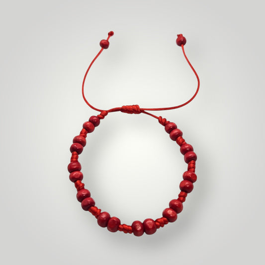 Pulsera de Hilo Rojo con Bolitas de Madera