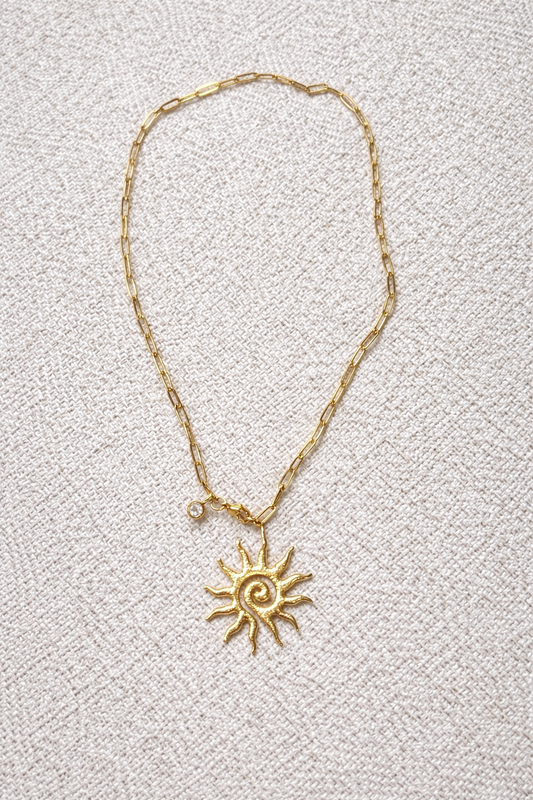Collar Sol Dorado Encanto✨