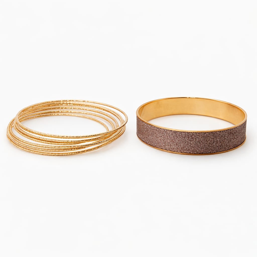 Conjunto de Brazaletes Rígidos metálicos.