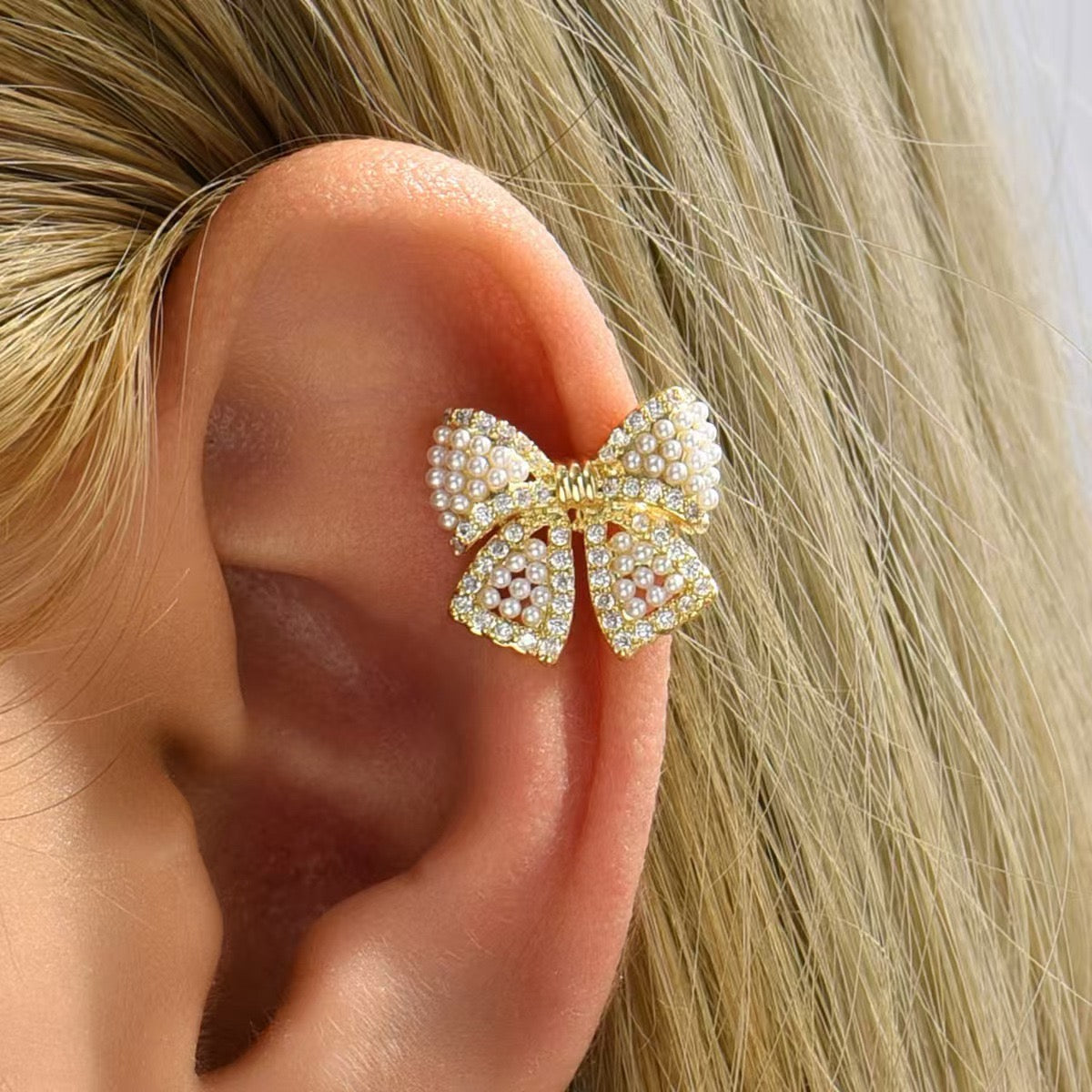 Lazo de Perla 🎀 Ear Cuff en Acero Inoxidable