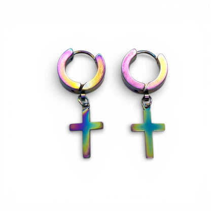 Aretes tipo huggie con cruz en acero inoxidable