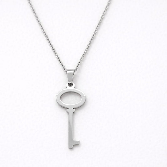 Collar con diseño de Llave
