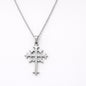 Prenda con diseño de la Cruz de Jerusalén, o Cruz de las Cruzadas.