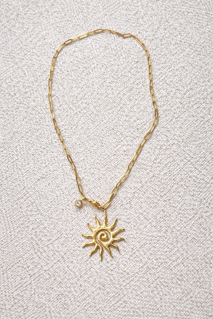 Collar Sol Dorado Encanto✨