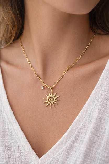 Collar Sol Dorado Encanto✨