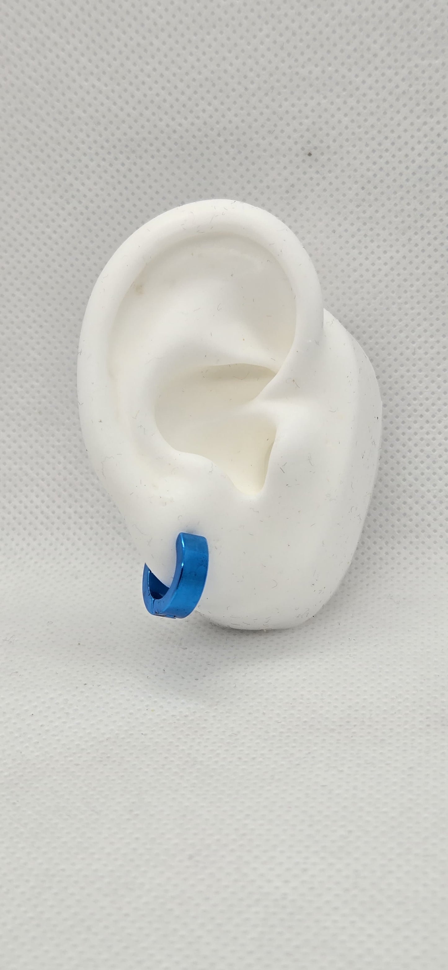 Aretes tipo huggie en acero inoxidable