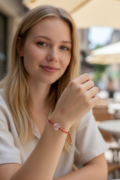 Pulsera de Hilo Rojo con pieza transparente
